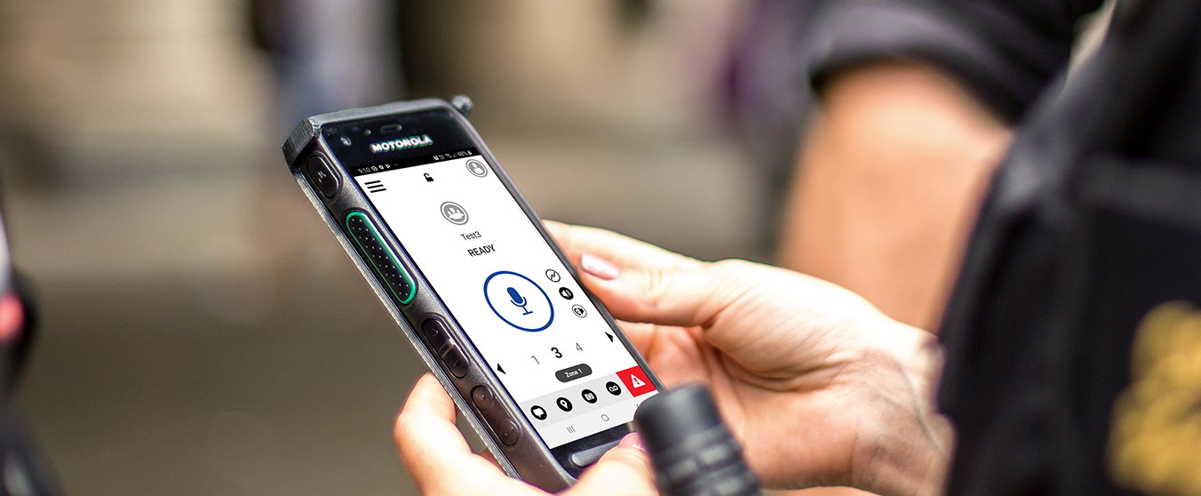 WAVE PTX™ 
Ponsel dapat terhubung dengan radio komunikasi
